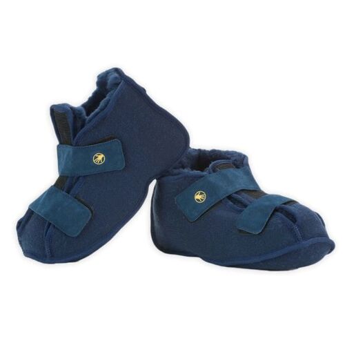 Short Slipper Boot XD1900 [Size: Small]